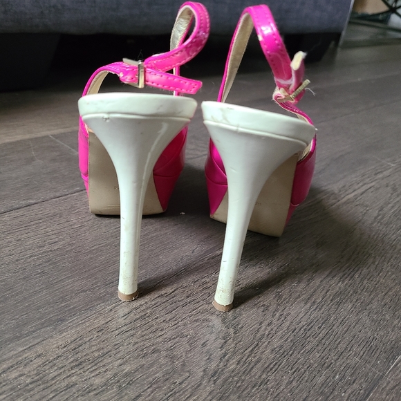 GUESS Platform Heels - Picture 3 of 4